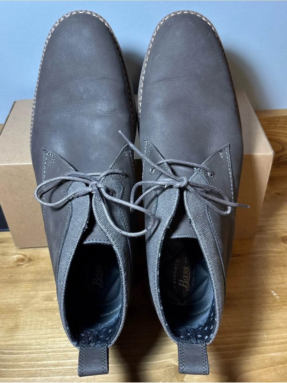 G.H. Bass & Co. Men's Blake Casual Chukka Shoe Size 10.5 M Gray Leather